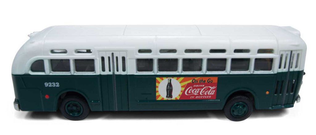 Transit Bus Transit Bus mit Coca Cola Werbung